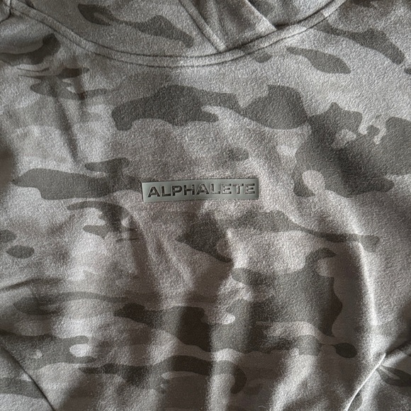 Alphalete Cropped Hoodie - Picture 3 of 4